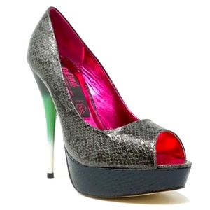 2️⃣ Iron Fist RuPaul Snake Skin Peep Toe Heels New no box